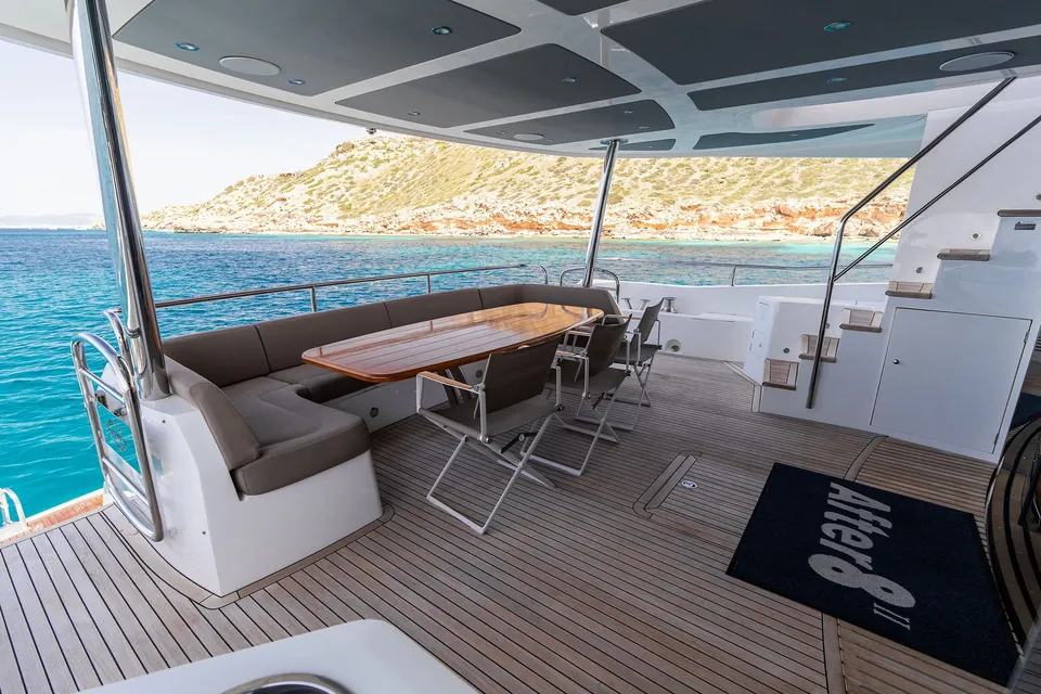 After 8 II, 2015 Sunseeker 86 Yacht, photo 17