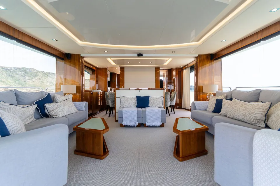 After 8 II, 2015 Sunseeker 86 Yacht, photo 18