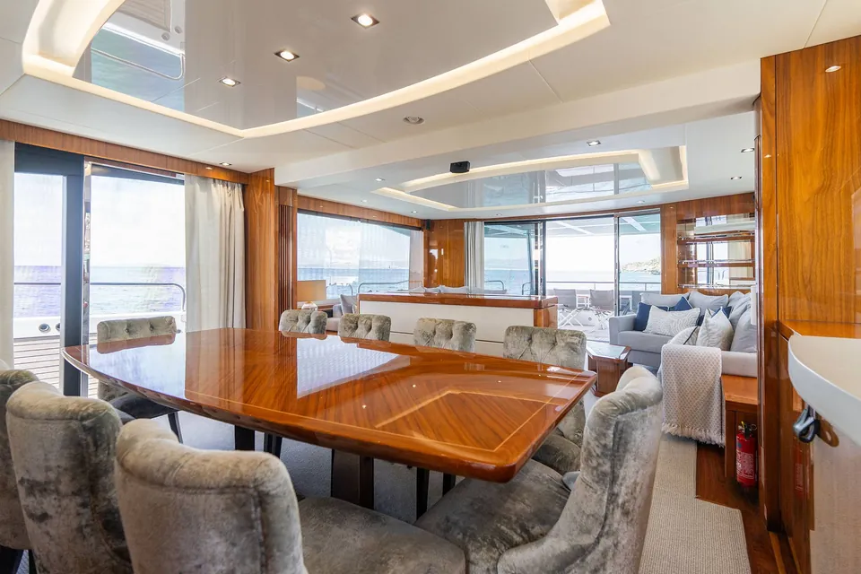 After 8 II, 2015 Sunseeker 86 Yacht, photo 21