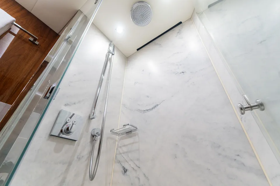 After 8 II, 2015 Sunseeker 86 Yacht, photo 35
