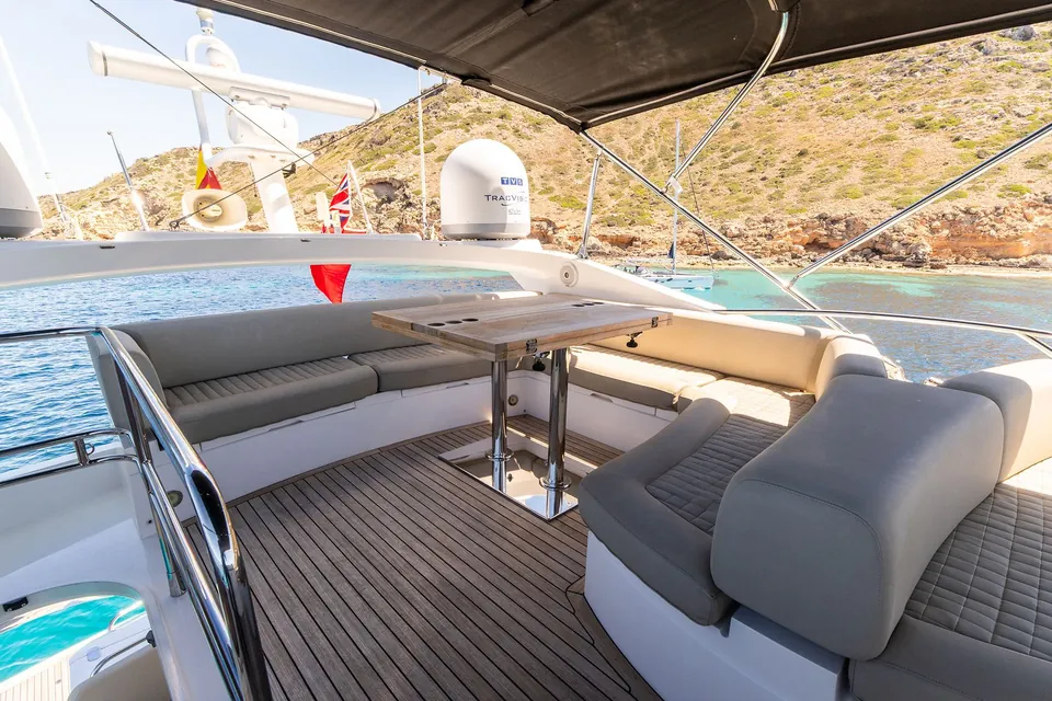 Lady Maria, 2015 Sunseeker Manhattan 65, photo 8
