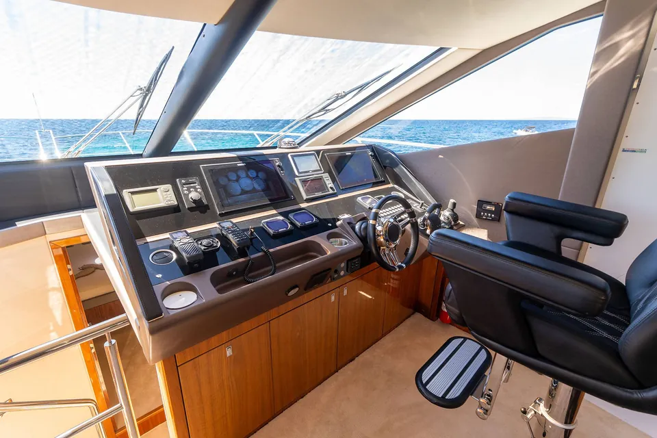 Lady Maria, 2015 Sunseeker Manhattan 65, photo 27