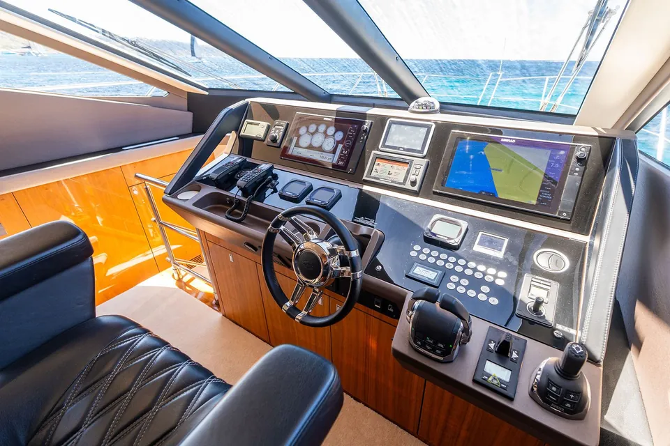 Lady Maria, 2015 Sunseeker Manhattan 65, photo 28