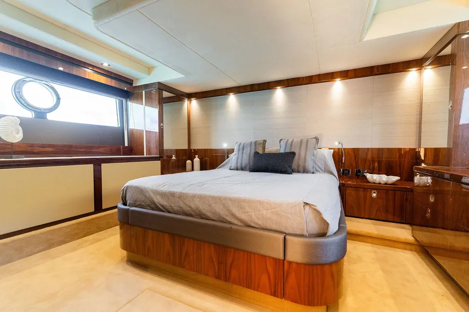 Lady Maria, 2015 Sunseeker Manhattan 65, photo 30