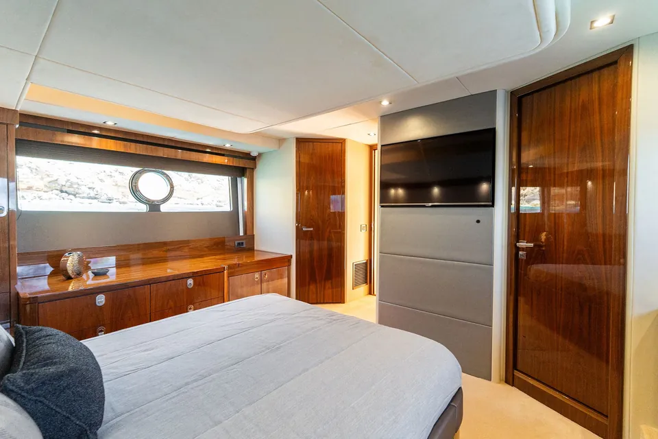 Lady Maria, 2015 Sunseeker Manhattan 65, photo 31