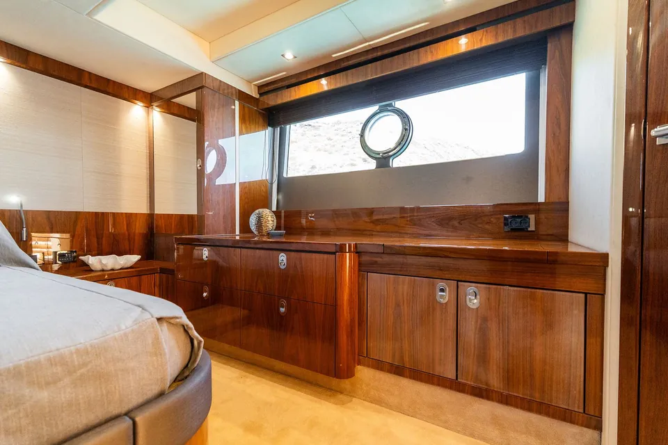 Lady Maria, 2015 Sunseeker Manhattan 65, photo 32