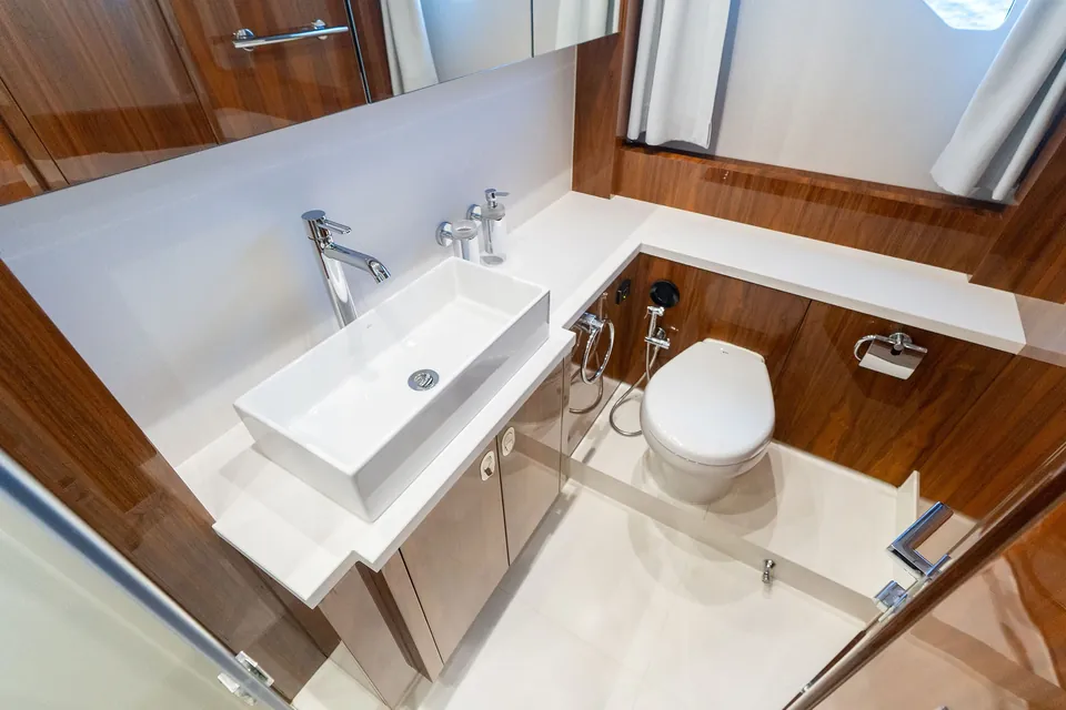 Lady Maria, 2015 Sunseeker Manhattan 65, photo 33