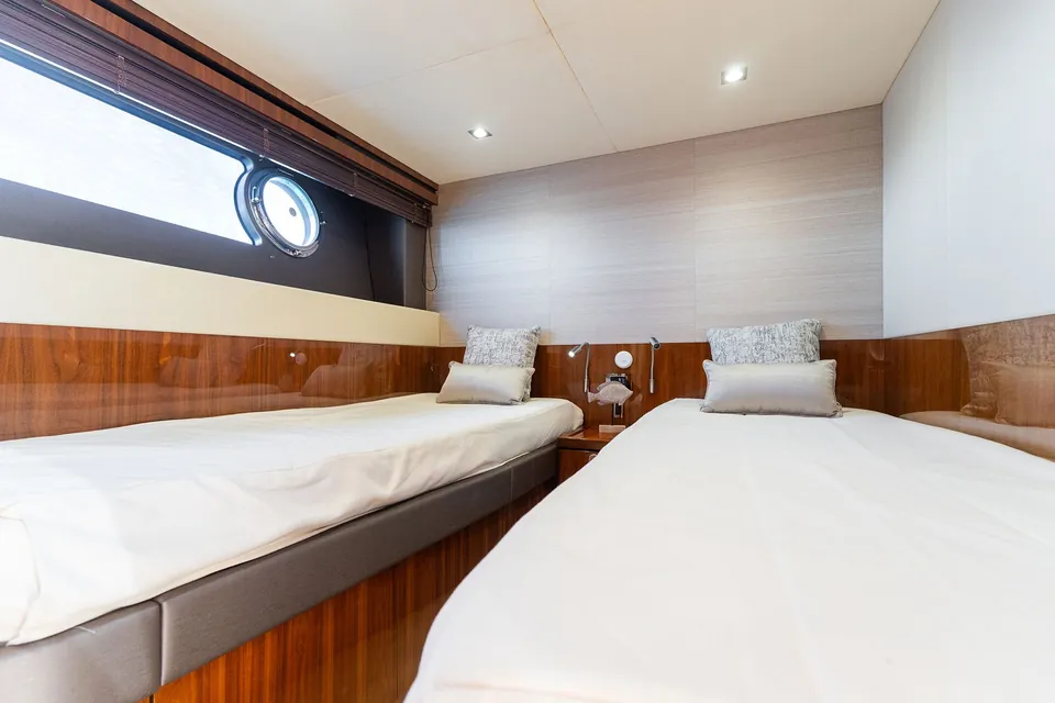 Lady Maria, 2015 Sunseeker Manhattan 65, photo 39