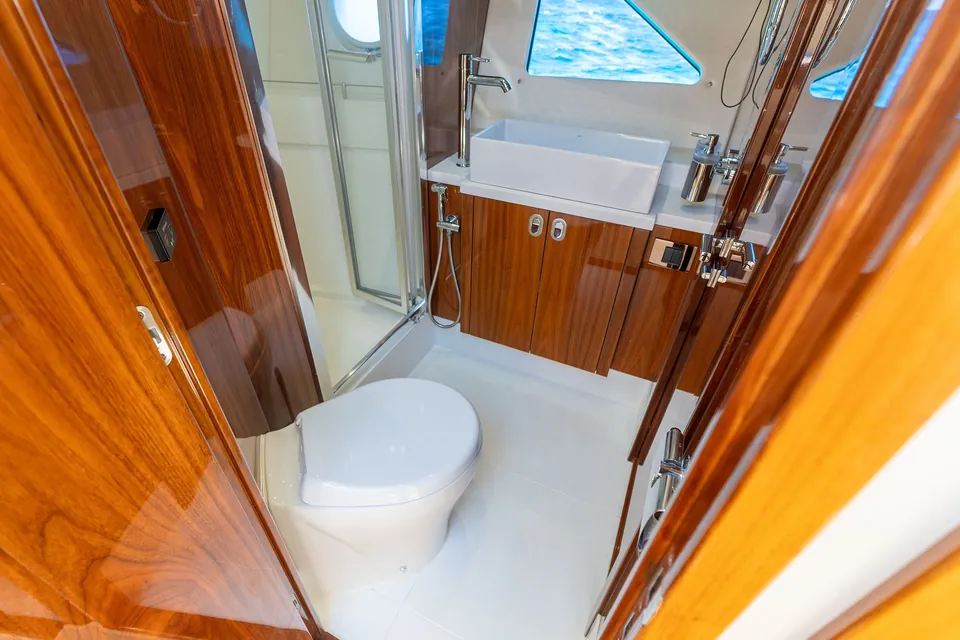 Lady Maria, 2015 Sunseeker Manhattan 65, photo 41