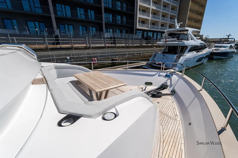 2027 Sunseeker 95 Yacht, photo 3