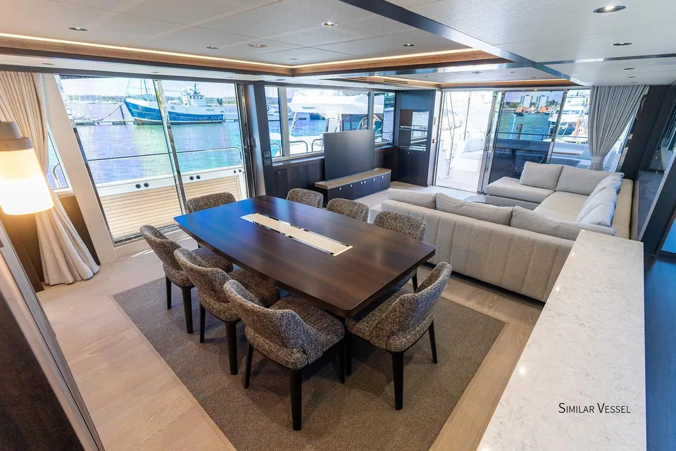 2027 Sunseeker 95 Yacht, photo 8