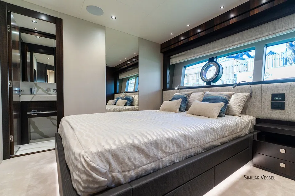 2027 Sunseeker 95 Yacht, photo 14