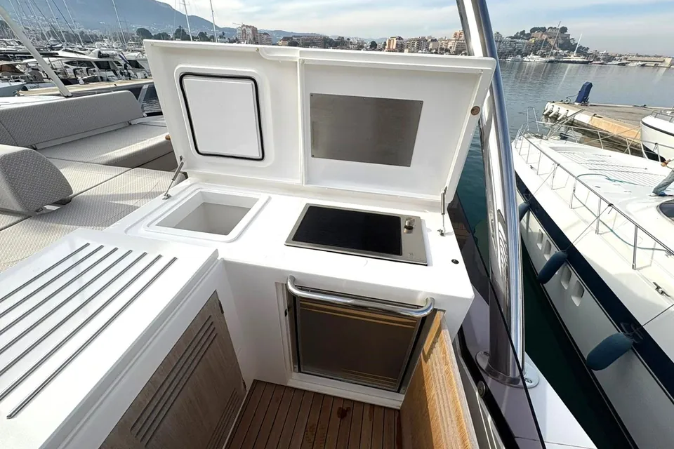 Y76, 2020 Sunseeker 76 Yacht, photo 8