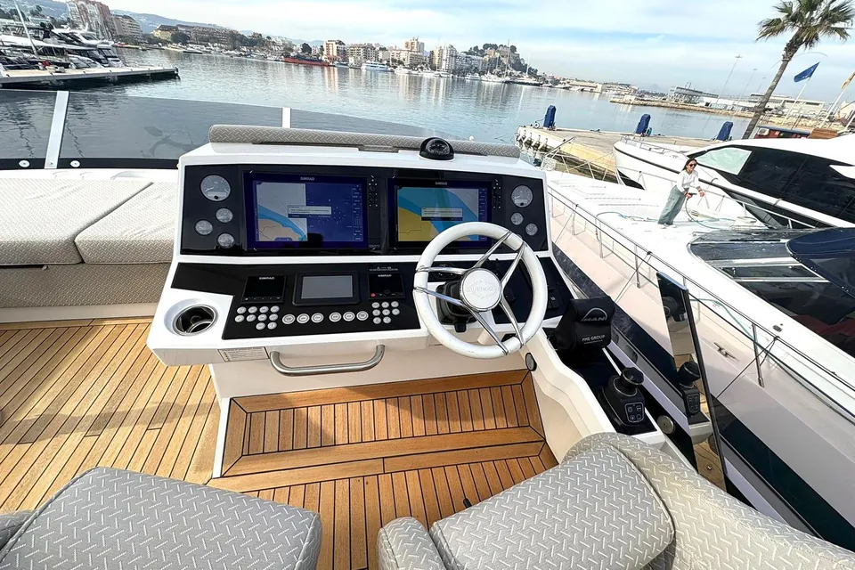 Y76, 2020 Sunseeker 76 Yacht, photo 10