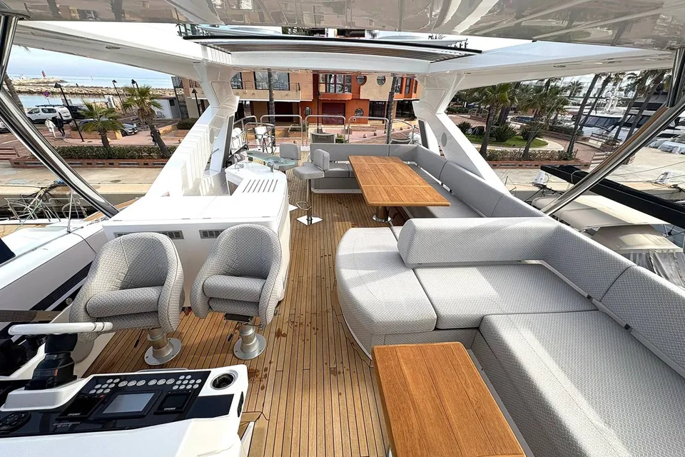 Y76, 2020 Sunseeker 76 Yacht, photo 11