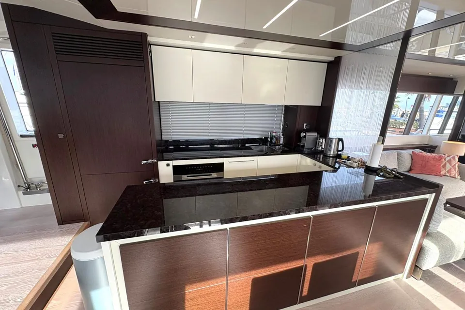 Y76, 2020 Sunseeker 76 Yacht, photo 23