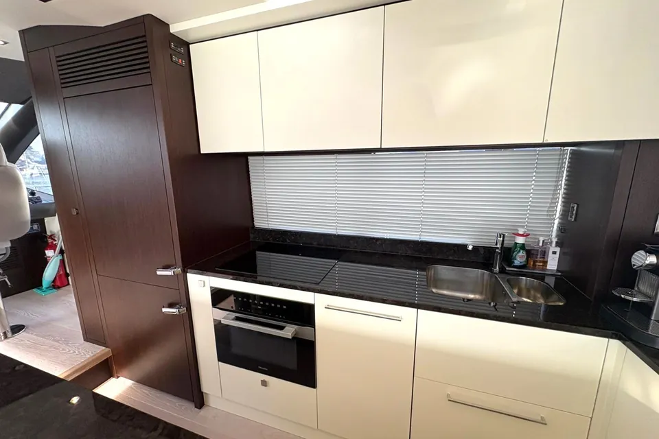 Y76, 2020 Sunseeker 76 Yacht, photo 24