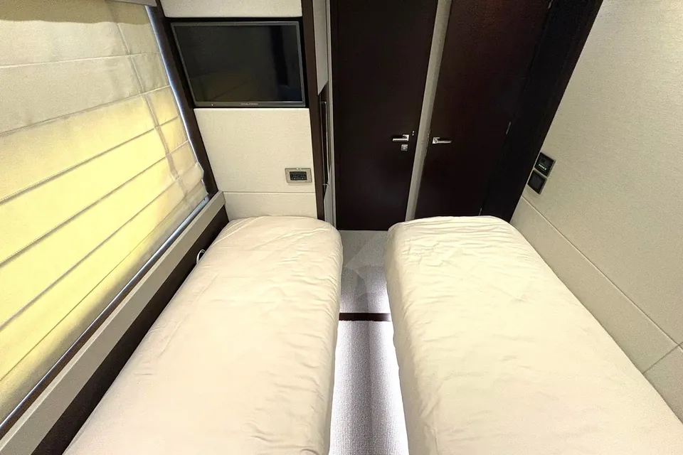 Y76, 2020 Sunseeker 76 Yacht, photo 41