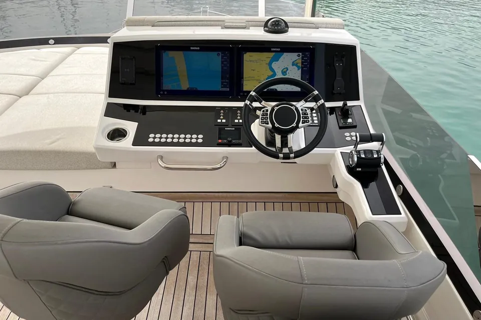 Lastochka II, 2020 Sunseeker Manhattan 68 (Mk1), photo 5