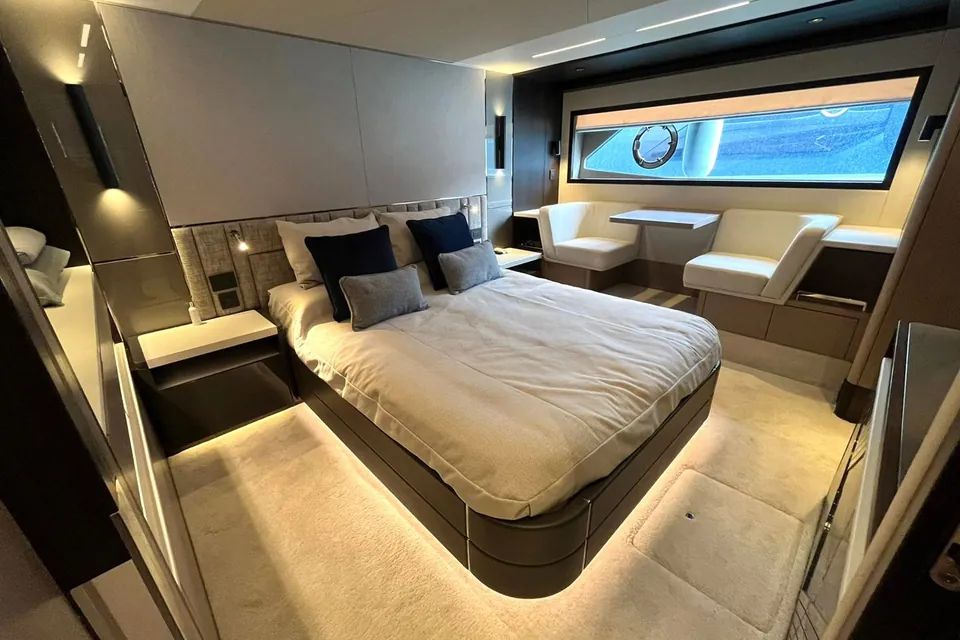 Lastochka II, 2020 Sunseeker Manhattan 68 (Mk1), photo 15