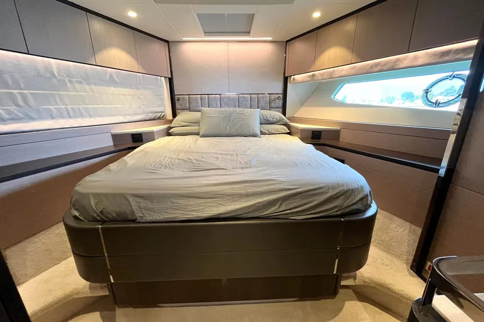 Lastochka II, 2020 Sunseeker Manhattan 68 (Mk1), photo 16