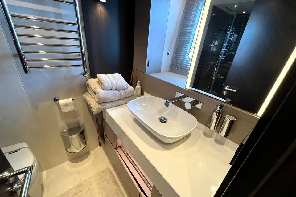 Lastochka II, 2020 Sunseeker Manhattan 68 (Mk1), photo 19