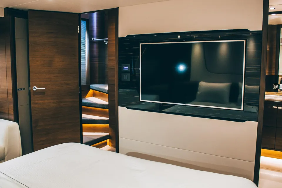 Bella Vita II, 2019 Princess F70, photo 28