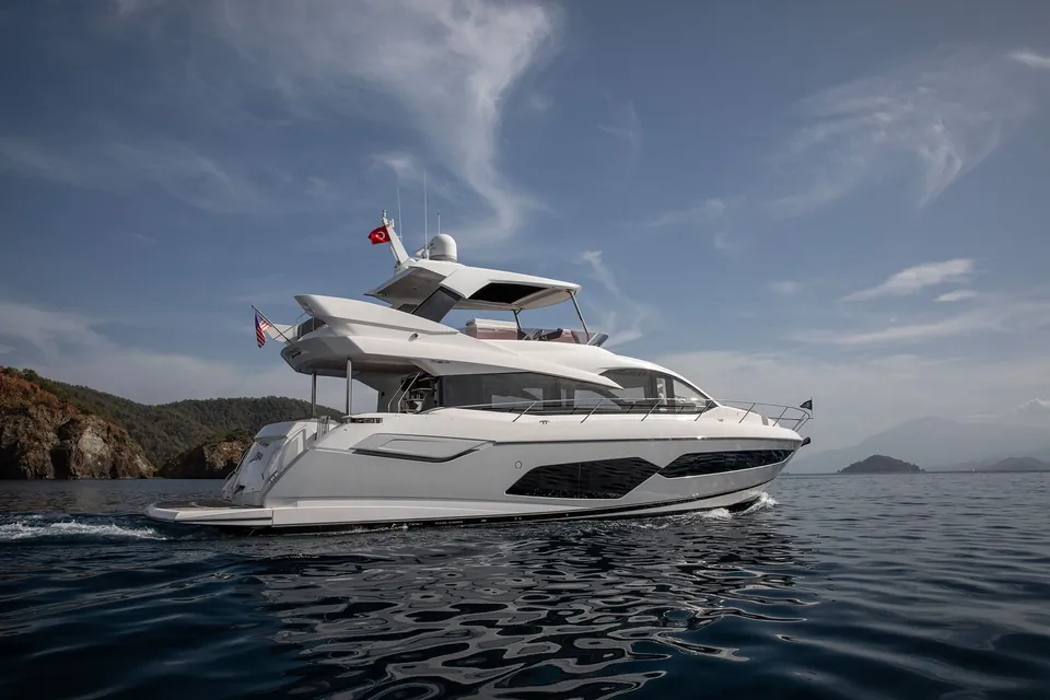 M3G, 2017 Sunseeker Manhattan 66, photo 3