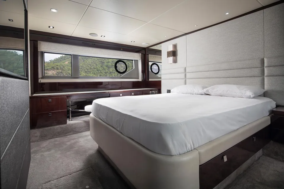 M3G, 2017 Sunseeker Manhattan 66, photo 32