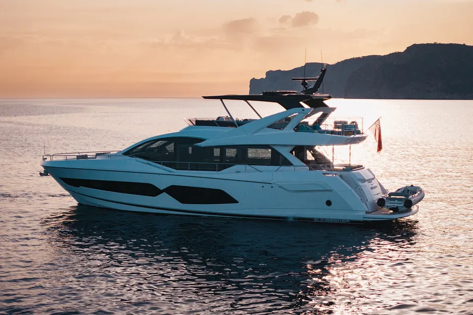 Thirteen, 2023 Sunseeker 76 Yacht, photo 1