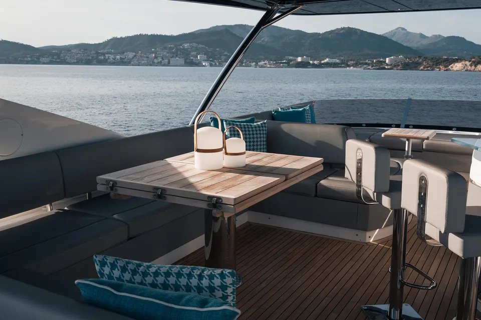 Thirteen, 2023 Sunseeker 76 Yacht, photo 11