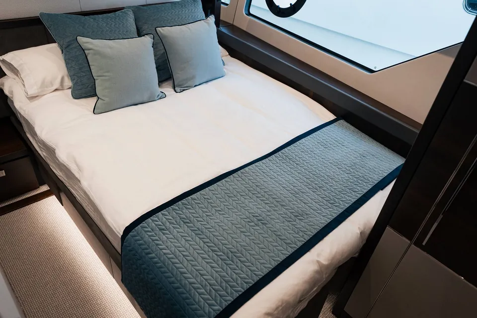 Thirteen, 2023 Sunseeker 76 Yacht, photo 26