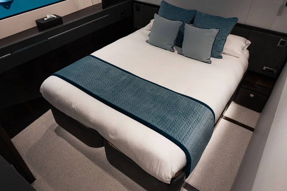 Thirteen, 2023 Sunseeker 76 Yacht, photo 28