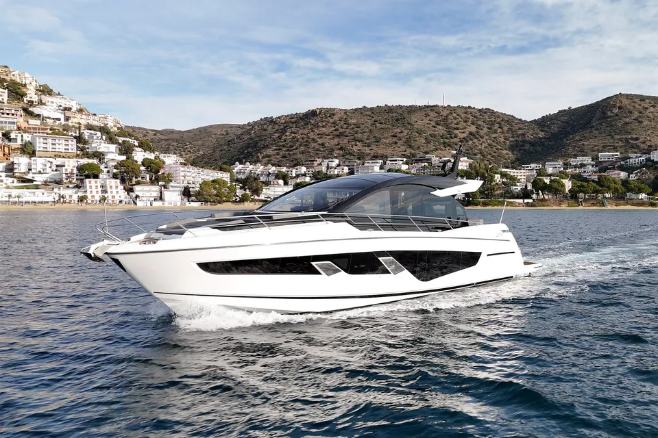 Anouchka, 2022 Sunseeker Predator 65, photo 1