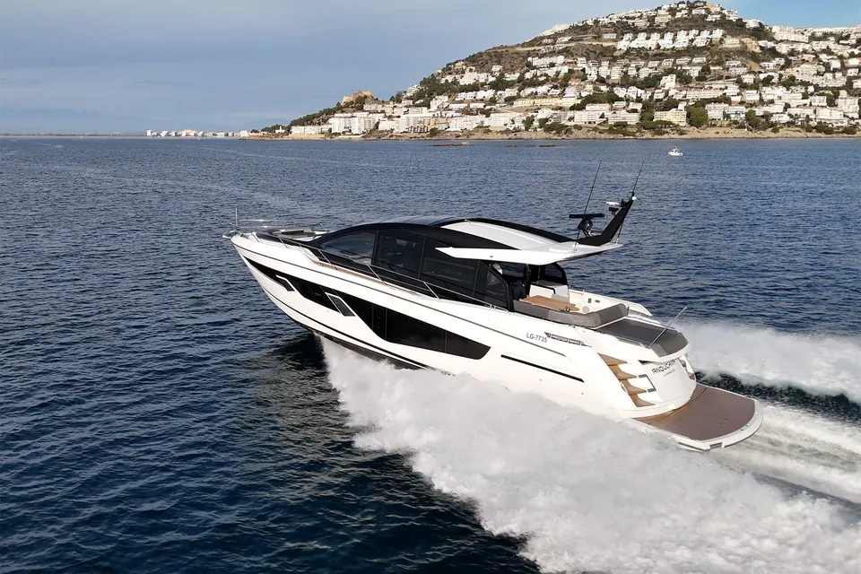 Anouchka, 2022 Sunseeker Predator 65, photo 3