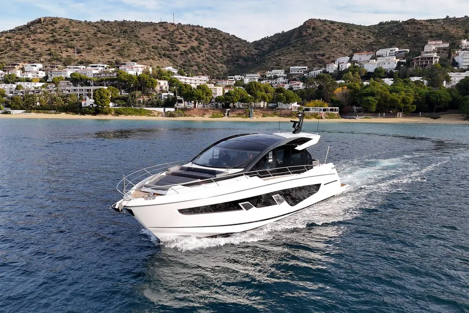 Anouchka, 2022 Sunseeker Predator 65, photo 5