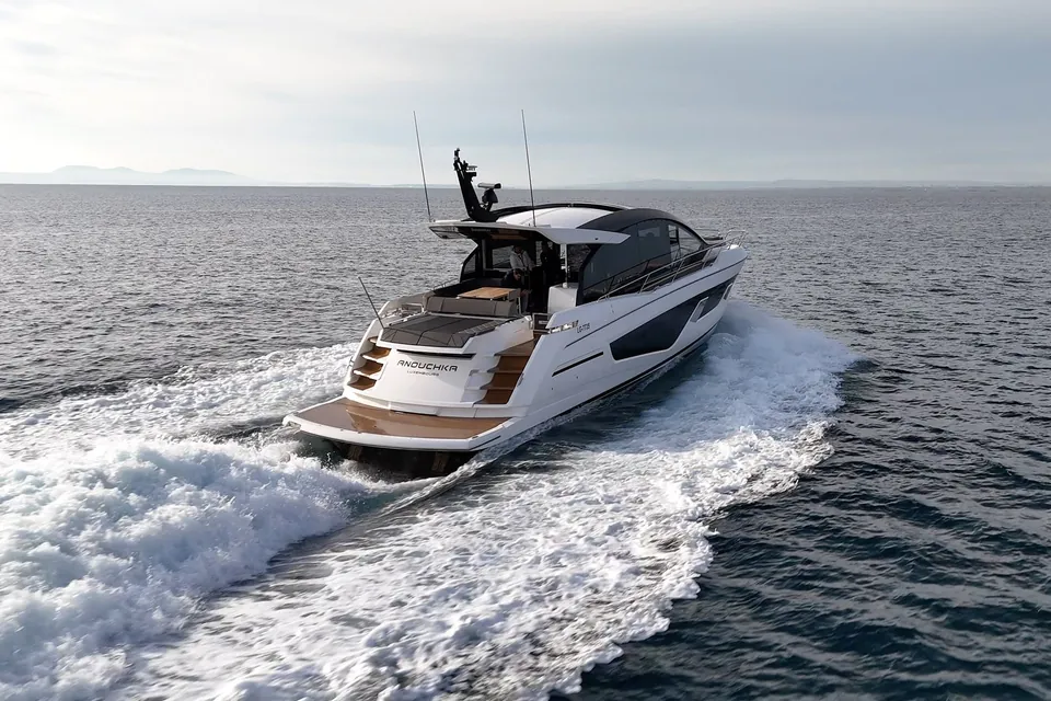 Anouchka, 2022 Sunseeker Predator 65, photo 8