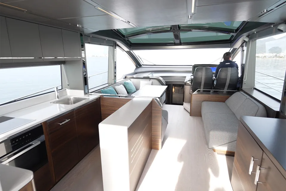 Anouchka, 2022 Sunseeker Predator 65, photo 16