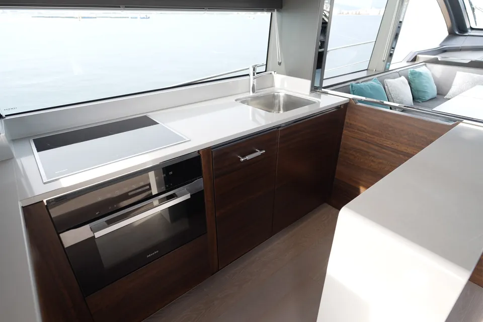 Anouchka, 2022 Sunseeker Predator 65, photo 17