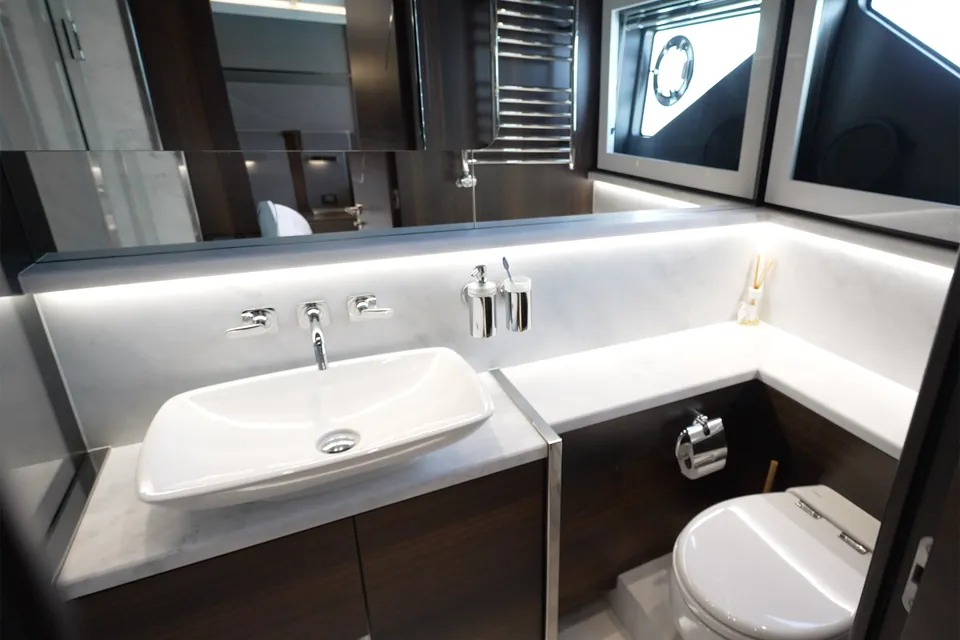 Anouchka, 2022 Sunseeker Predator 65, photo 27
