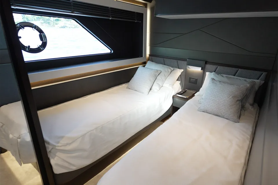 Anouchka, 2022 Sunseeker Predator 65, photo 31