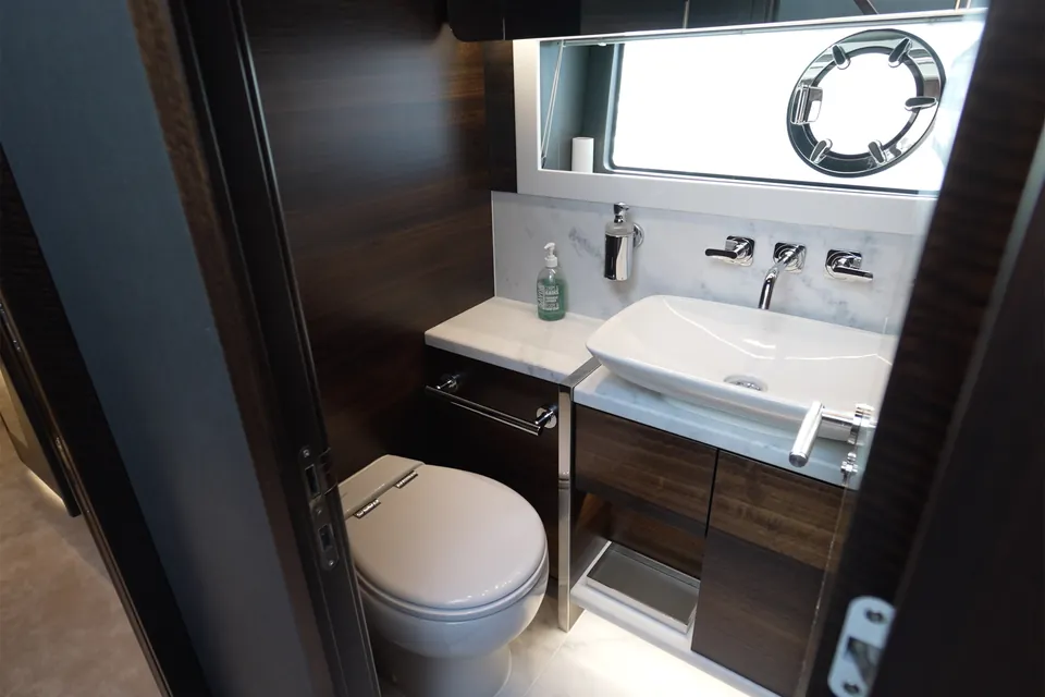 Anouchka, 2022 Sunseeker Predator 65, photo 33
