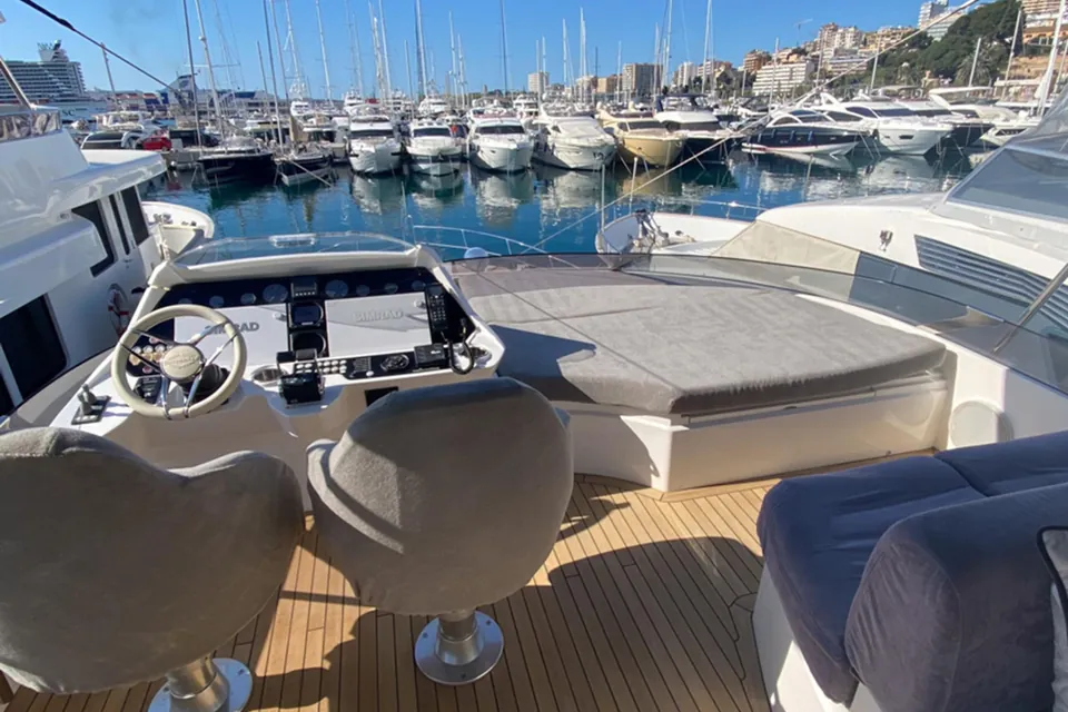 Grace, 2016 Sunseeker 68 Sport Yacht, photo 2