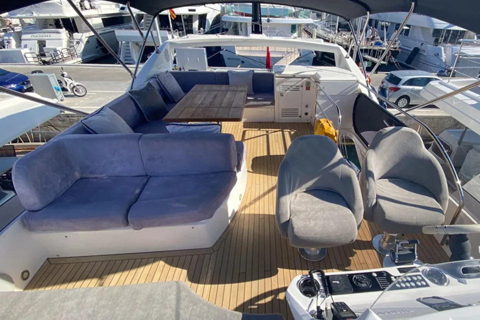 Grace, 2016 Sunseeker 68 Sport Yacht, photo 9