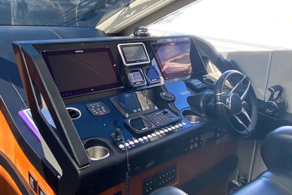 Grace, 2016 Sunseeker 68 Sport Yacht, photo 18