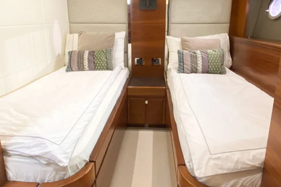 Grace, 2016 Sunseeker 68 Sport Yacht, photo 19