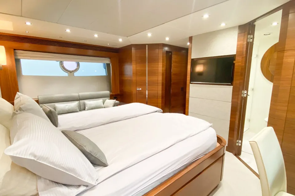 Grace, 2016 Sunseeker 68 Sport Yacht, photo 23