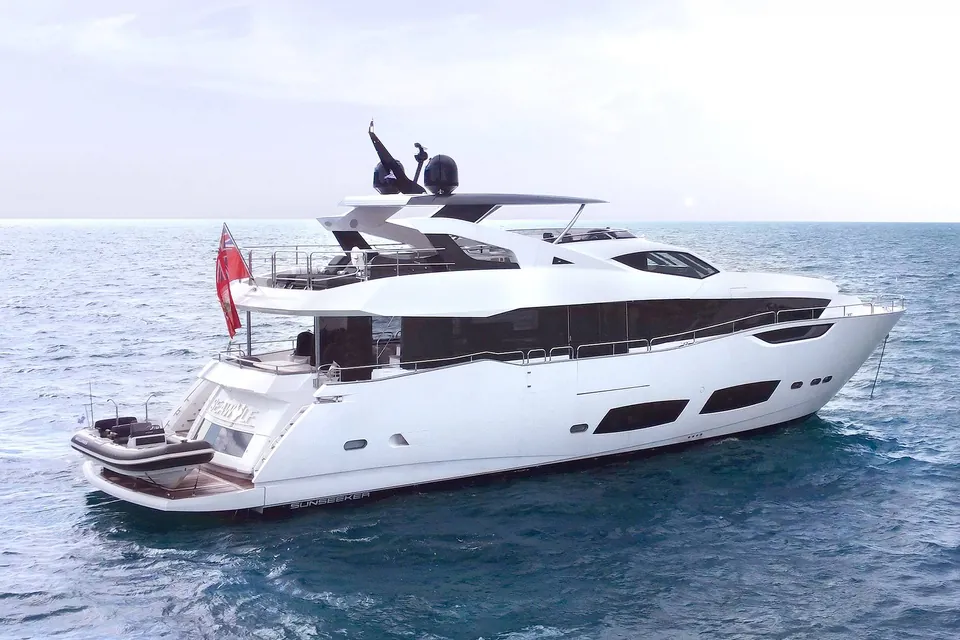 Seawolf, 2021 Sunseeker 95 Yacht, photo 2
