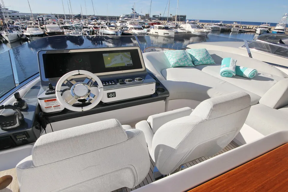 Jam, 2025 Azimut Fly 78, photo 12