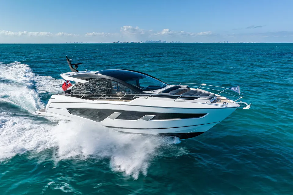 Parati, 2022 Sunseeker Predator 65, photo 1